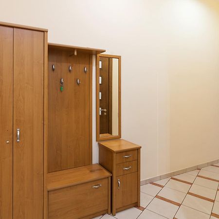 Апартаменты Двухкомнатные Для 6Х Около Парка В Центре リヴィウ エクステリア 写真