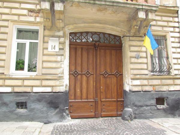 Апартаменты Двухкомнатные Для 6Х Около Парка В Центре リヴィウ エクステリア 写真